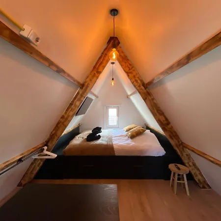 Prázdninový dům The Island Life House 1 *