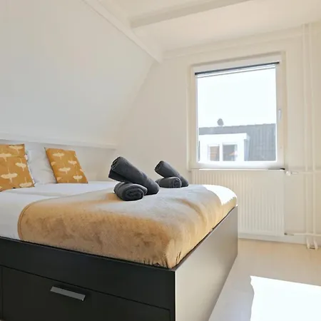 The Island Life House 1 *