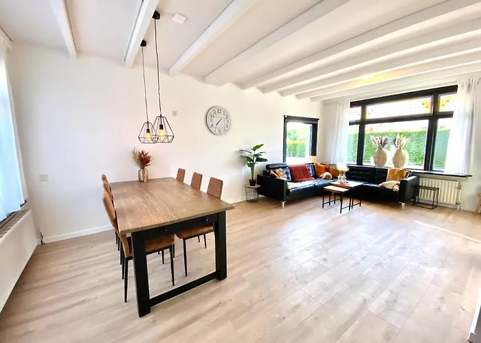 The Island Life House 1