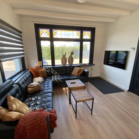 The Island Life House 1 בית נופש