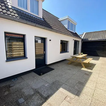 The Island Life House 1