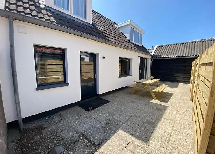 The Island Life House 1